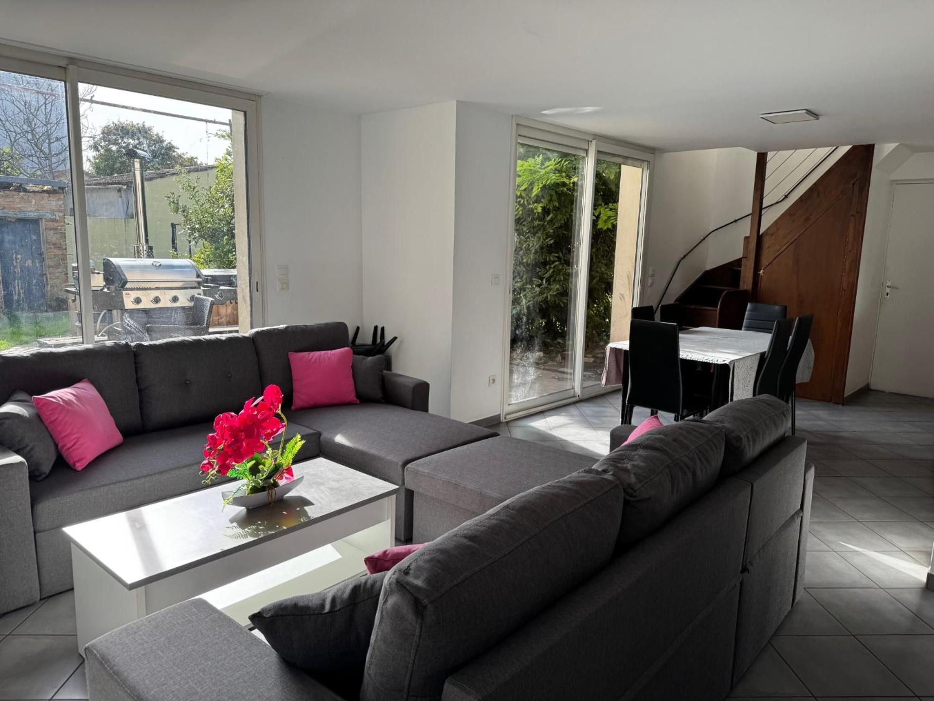 Bed To Rent - Maison Calme Avec Jacuzzi Sous Supplement Bordeaux Exterior photo